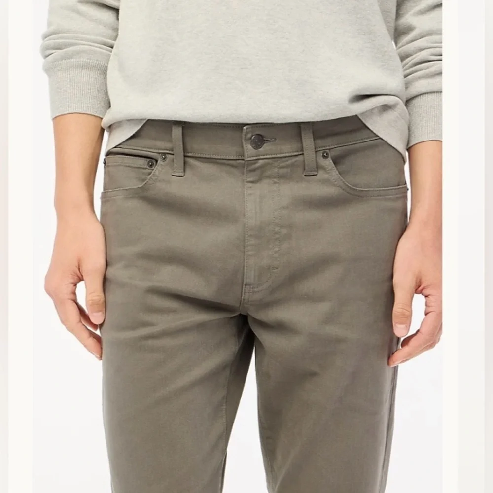 NWOT J. CREW Green Khaki Jeans Pant Men’s 30 x 32 Cotton Straight Sutton Style